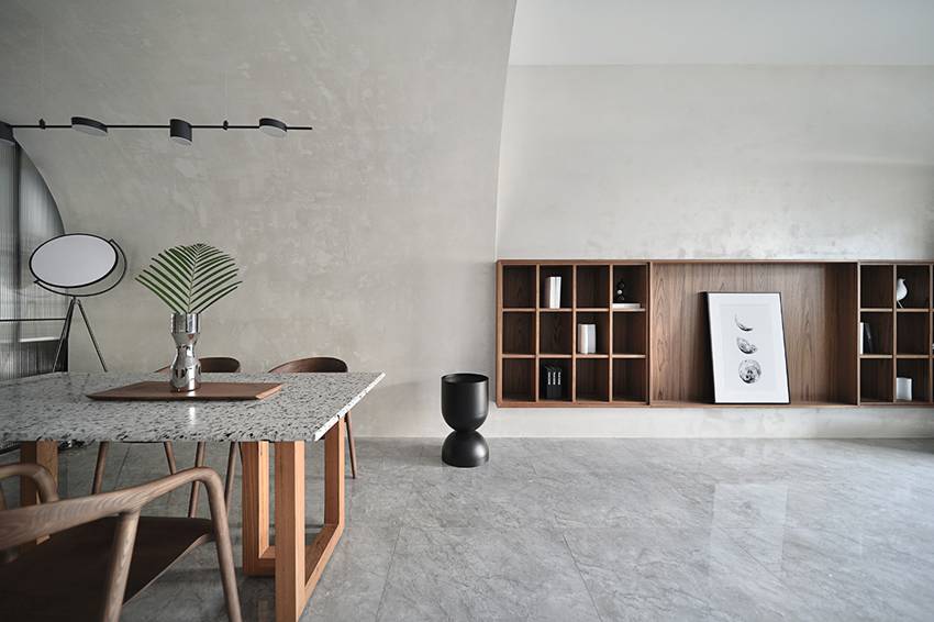 Ngôi nhà 60m2 có 3 thế hệ cùng sinh sống: Thiết kế lạ không giống khuôn mẫu thông thường, phòng bếp độc đáo trông như một hang động thu nhỏ-1