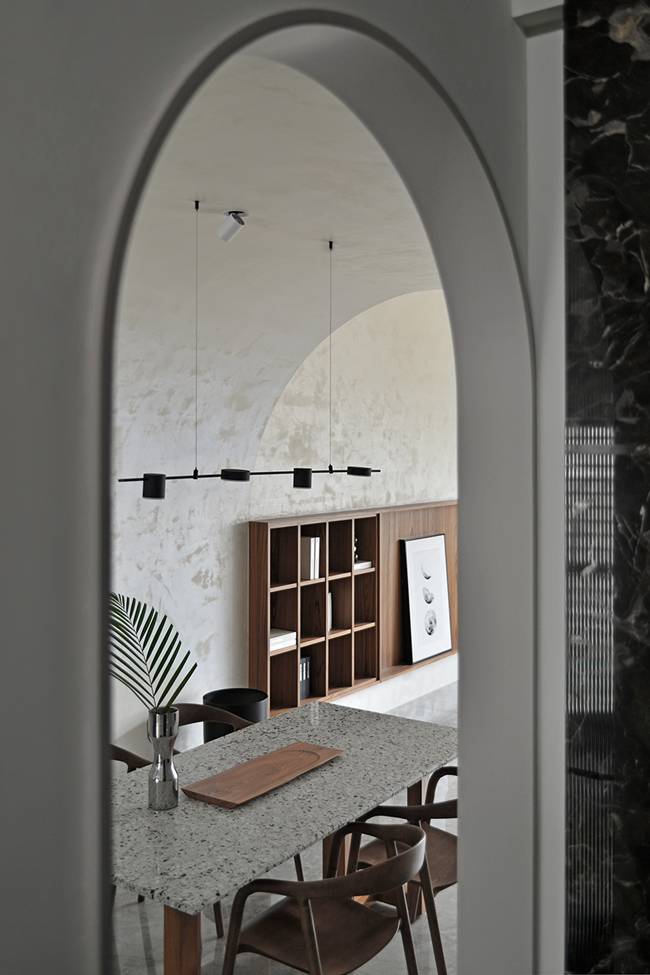 Ngôi nhà 60m2 có 3 thế hệ cùng sinh sống: Thiết kế lạ không giống khuôn mẫu thông thường, phòng bếp độc đáo trông như một hang động thu nhỏ-3