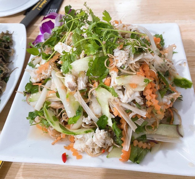 Sam biển bò về Hà Nội giá đã 1 triệu đồng/đôi nhưng máu của nó còn có giá cao khủng khiếp gấp trăm lần-3