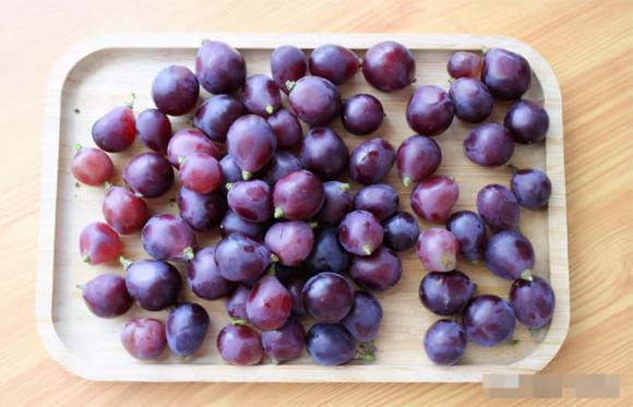 Rửa nho, rửa nước trực tiếp hay rửa nước muối là sai, hướng dẫn bạn phương pháp đúng, rửa sạch và ăn được cả vỏ-6