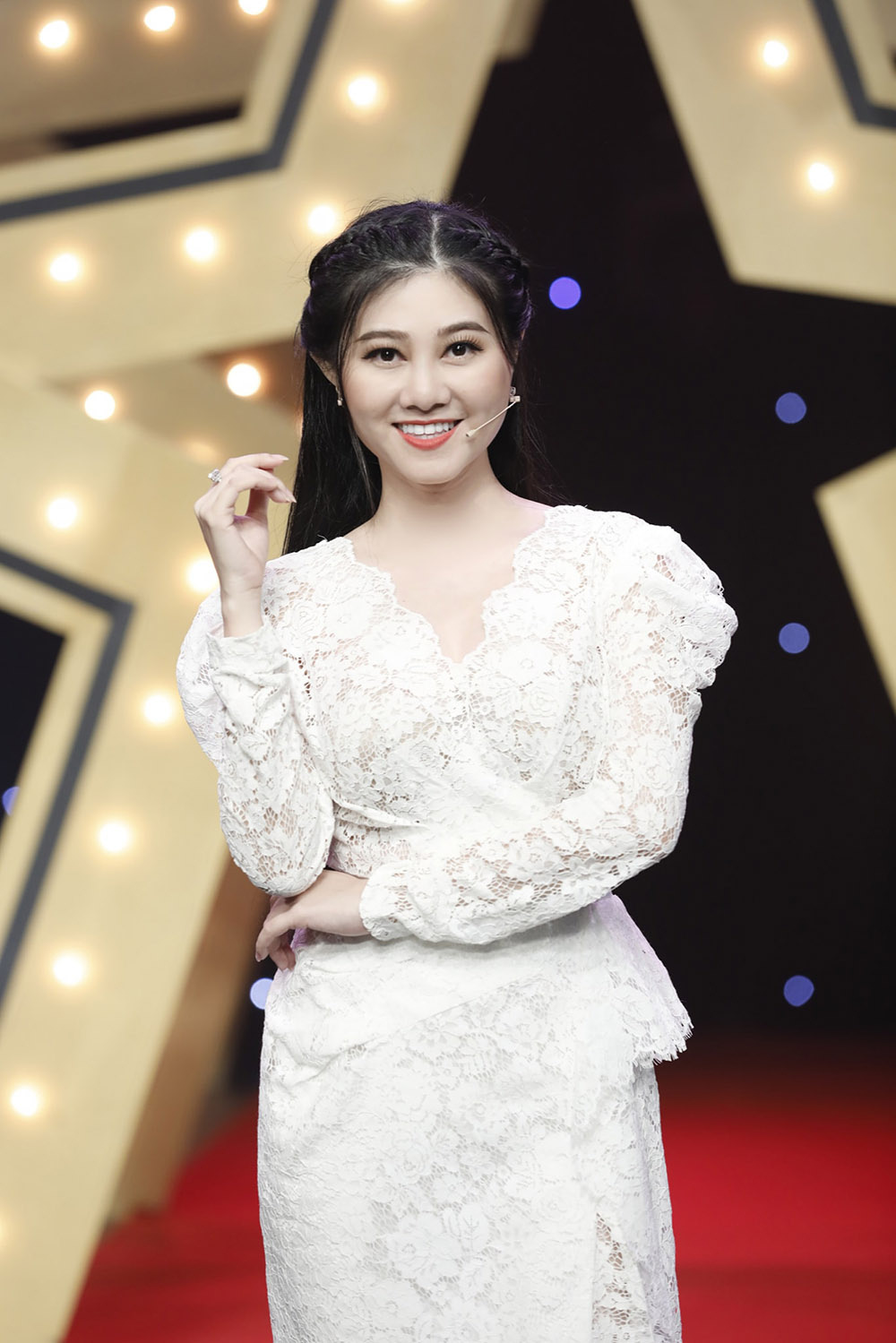 NSƯT Quế Trân ở tuổi 40: Không chồng con, suýt bỏ nghề sau cú sốc bố ruột qua đời-1