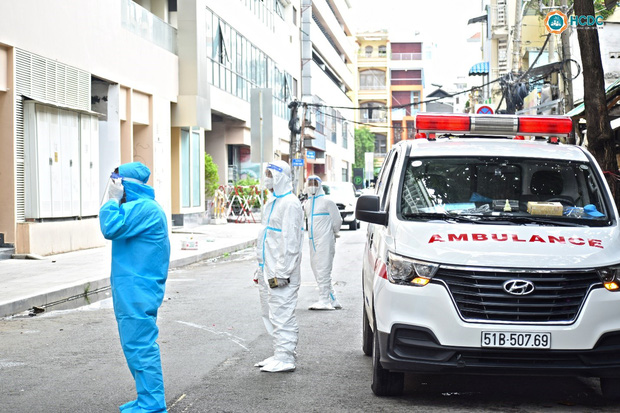 Bệnh viện dã chiến ở Thuận Kiều Plaza chính thức tiếp nhận, điều trị bệnh nhân Covid-19-3