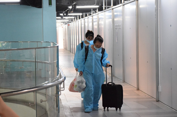 Bệnh viện dã chiến ở Thuận Kiều Plaza chính thức tiếp nhận, điều trị bệnh nhân Covid-19-11