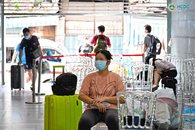 Bệnh viện dã chiến ở Thuận Kiều Plaza chính thức tiếp nhận, điều trị bệnh nhân Covid-19-5