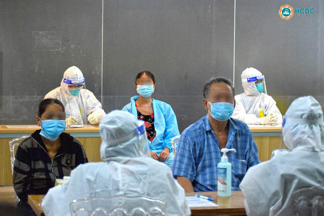 Bệnh viện dã chiến ở Thuận Kiều Plaza chính thức tiếp nhận, điều trị bệnh nhân Covid-19-9