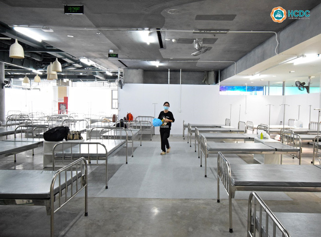 Bệnh viện dã chiến ở Thuận Kiều Plaza chính thức tiếp nhận, điều trị bệnh nhân Covid-19-13
