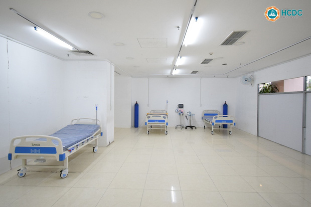 Bệnh viện dã chiến ở Thuận Kiều Plaza chính thức tiếp nhận, điều trị bệnh nhân Covid-19-16