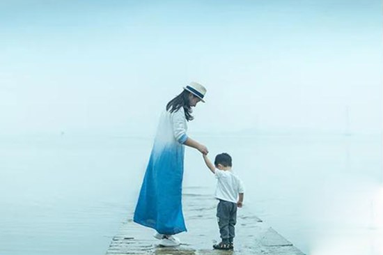 Những cuộc đối thoại kinh điển tuyệt vời giữa một người mẹ và cậu con trai - Dạy con từ những câu chuyện bình dị nhất