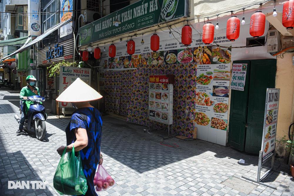 Cảnh cửa đóng then cài, đìu hiu ở phố ẩm thực không ngủ Hà Nội-7