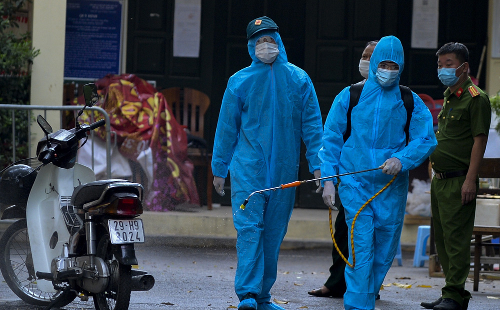 Về từ vùng dịch, đang trong thời gian cách ly vẫn trốn đến nhà bố vợ chơi-1