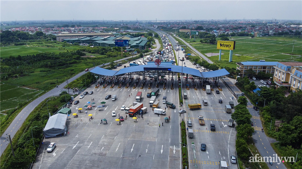 Hà Nội ngày đầu giãn cách xã hội: 100% phương tiện phải quay đầu tại 22 chốt kiểm soát cửa ngõ, các xe không thuộc luồng xanh phải thay đổi lộ trình-11