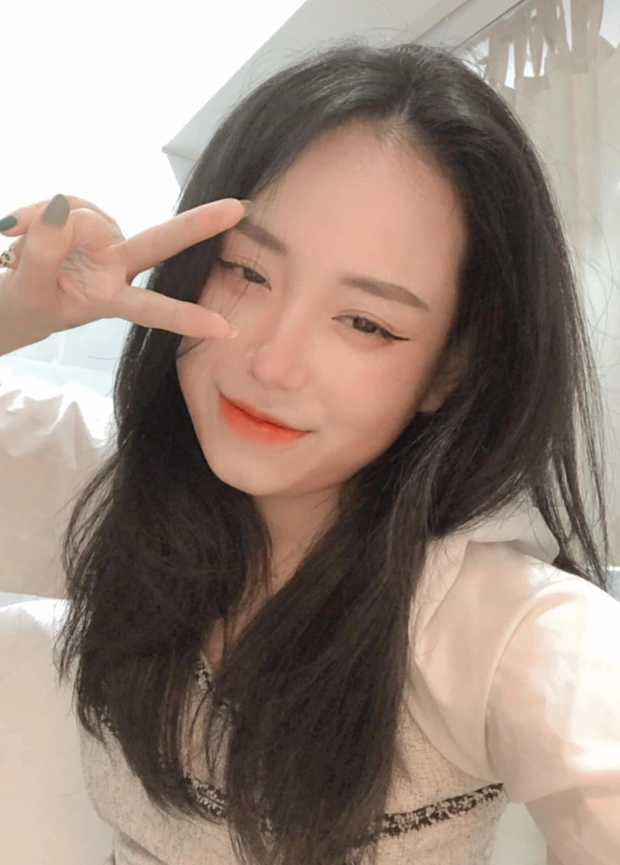 Bị chê kẻ mắt lỗi ngay trên livestream, cô giáo Vật lý hot nhất MXH phản ứng thế nào?-1