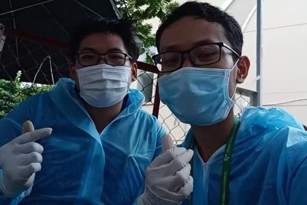 Cô gái Hà Nội bị phạt 2 triệu đồng vì dắt chó đi dạo-2