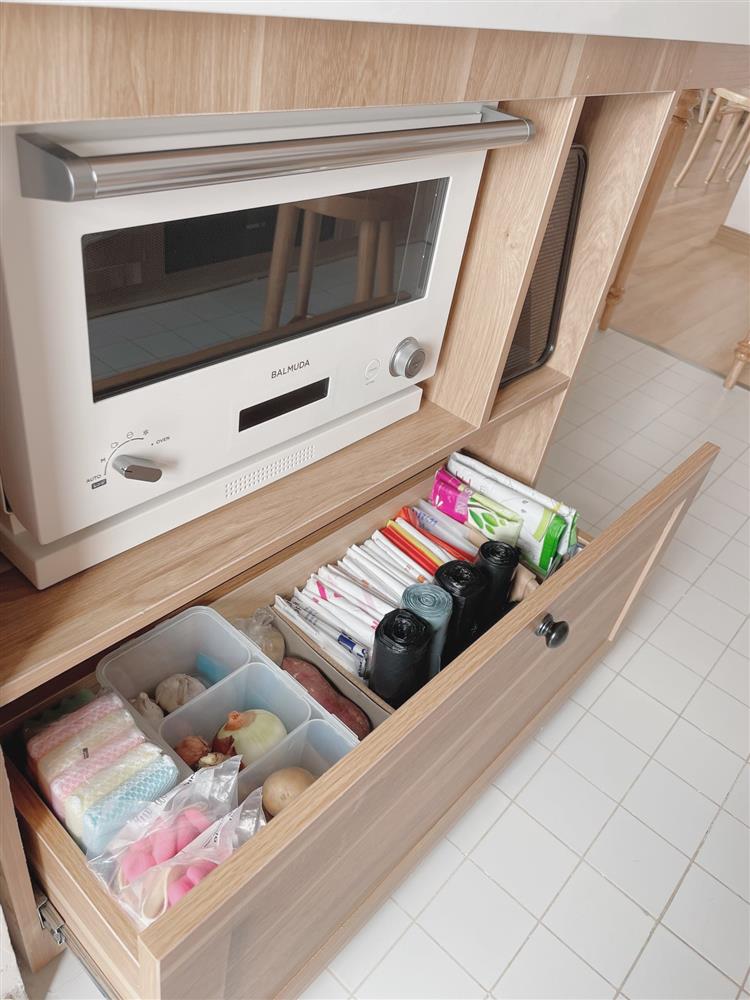 Căn hộ phong cách Hàn Quốc của cô giáo trẻ ở Hà Nội: Dù hạn chế tối đa đồ decor nhưng vẫn cực kỳ sang chảnh, ưng nhất là có cả view đẹp lịm tim-17