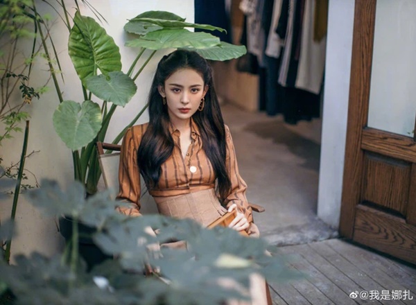 4 người đẹp Cbiz đụng độ: Trương Bá Chi cân hết tất cả nhờ pha lên đồ đỉnh cao, át cả mỹ nhân Tân Cương-6