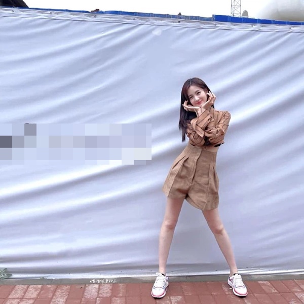 4 người đẹp Cbiz đụng độ: Trương Bá Chi cân hết tất cả nhờ pha lên đồ đỉnh cao, át cả mỹ nhân Tân Cương-9