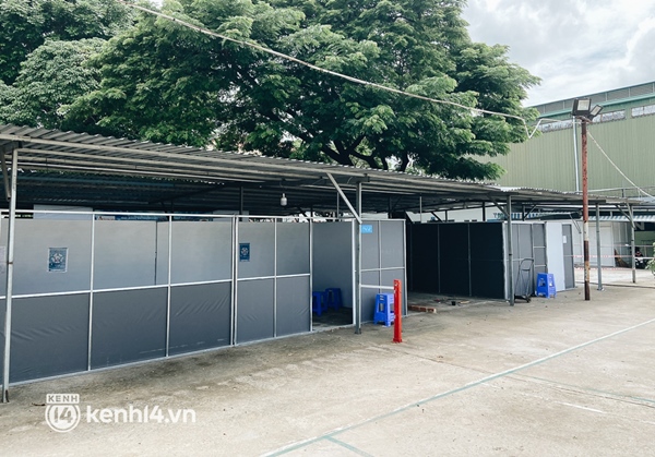 Cận cảnh khu điều trị Covid-19 trên sân bóng đá đầu tiên ở Sài Gòn vừa chính thức đón F0-4