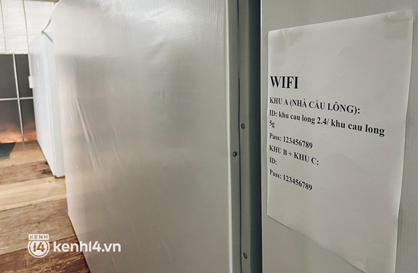 Cận cảnh khu điều trị Covid-19 trên sân bóng đá đầu tiên ở Sài Gòn vừa chính thức đón F0-13