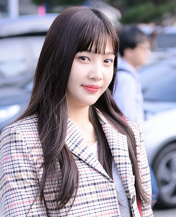 Ở nhà nghỉ dịch có chán quá cũng chớ dại cắt mái nếu bạn có dáng mặt giống những mỹ nhân này-8