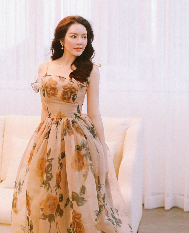 Bị chỉ trích khoe của, không quan tâm sức khoẻ người dân giữa dịch, Lý Nhã Kỳ gay gắt đáp trả 1:1 cả loạt-9