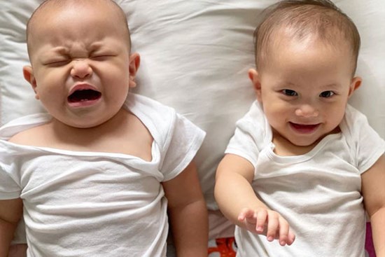 Trong khi cậu em Leon chuyên tấu hài 