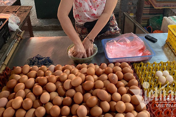 Dân buôn tranh mua, bất ngờ khan hàng, giá trứng tăng cao-3