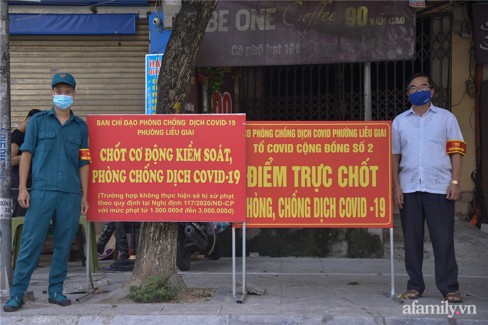 Hà Nội triển khai các chốt cơ động tuần tra, kiểm soát phòng chống dịch, nhắc nhở người dân vi phạm giãn cách-4