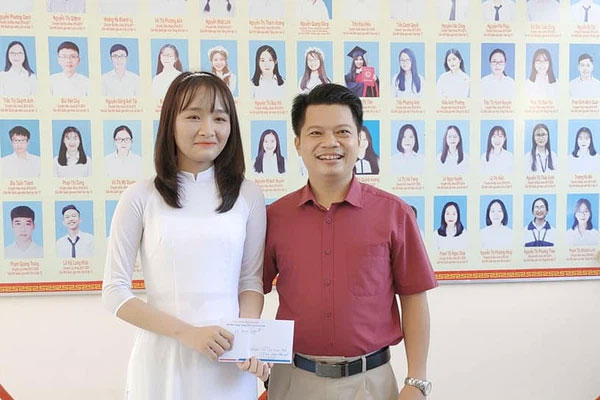 Nam sinh HOT nhất hôm nay: Đạt 9,5 Văn - 9,5 Tiếng Anh, ngoại hình còn như tài tử Hàn Quốc nữa chứ!-6