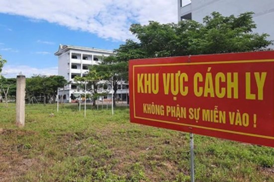 Đang cách ly ra ngoài xem đá bóng, ăn nhậu rồi... dương tính khiến 369 hộ dân bị phong tỏa