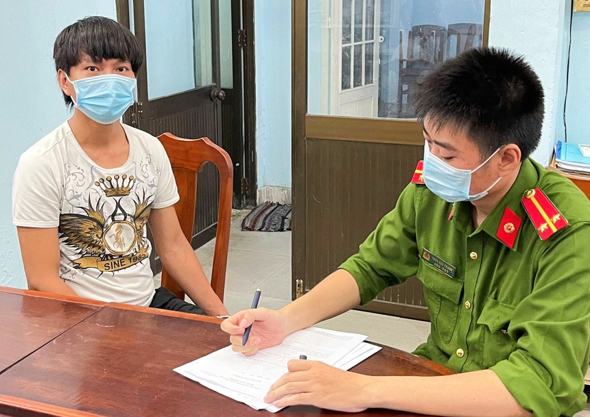 Người đàn ông quay nhiều clip nóng với thiếu nữ 15 tuổi-1