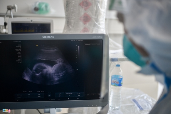 Ranh giới sinh tử ở Bệnh viện Hồi sức Covid-19 TP.HCM-7