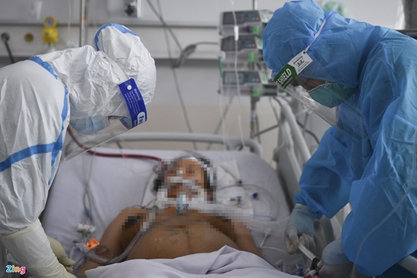Ranh giới sinh tử ở Bệnh viện Hồi sức Covid-19 TP.HCM-8