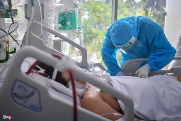 Ranh giới sinh tử ở Bệnh viện Hồi sức Covid-19 TP.HCM-9