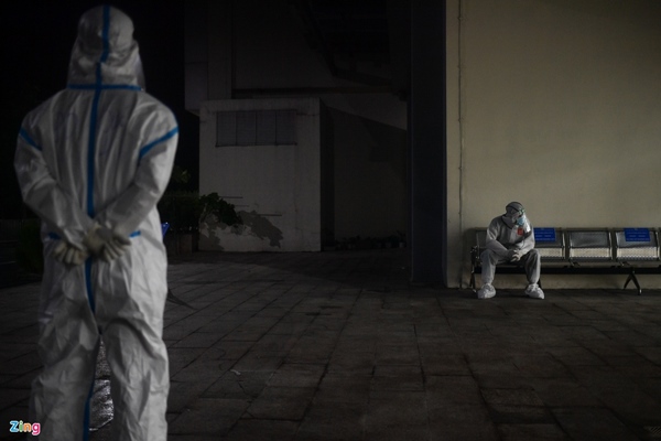 Ranh giới sinh tử ở Bệnh viện Hồi sức Covid-19 TP.HCM-17