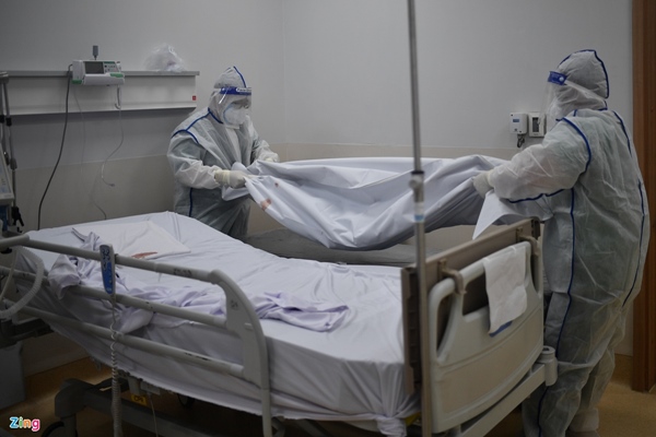 Ranh giới sinh tử ở Bệnh viện Hồi sức Covid-19 TP.HCM-21