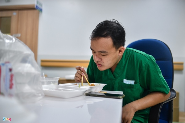 Ranh giới sinh tử ở Bệnh viện Hồi sức Covid-19 TP.HCM-29