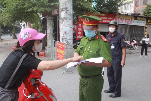 Đi làm tại Hà Nội cần giấy tờ gì để qua các chốt kiểm dịch?-1