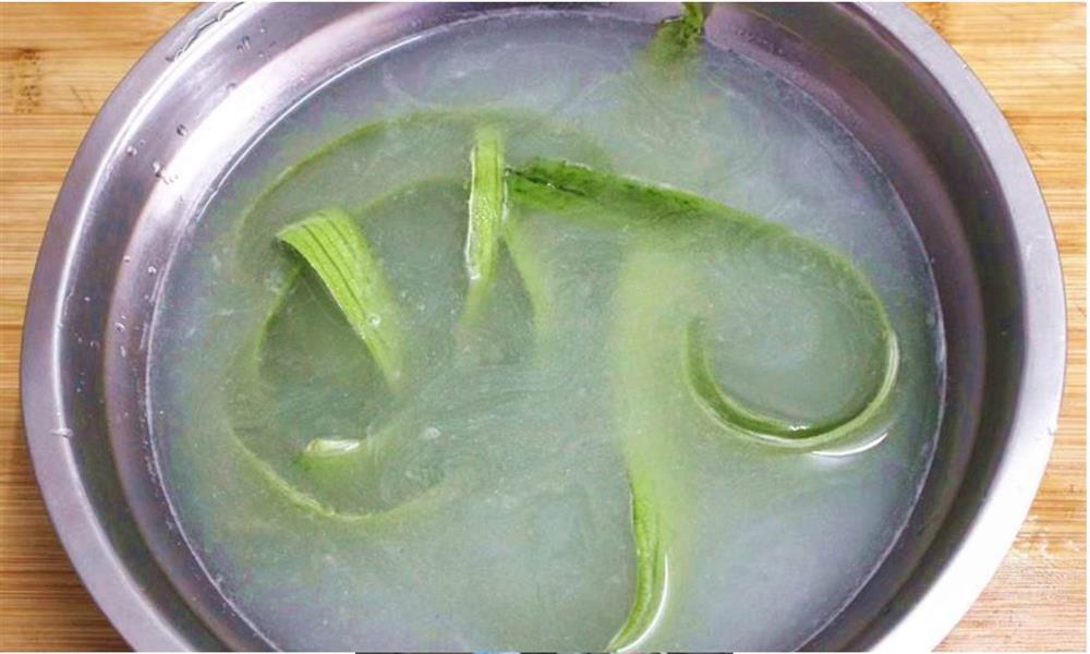 Ngâm vỏ mướp với nước vo gạo ai ngờ lại có tác dụng mà hầu hết mọi người đều không biết-5