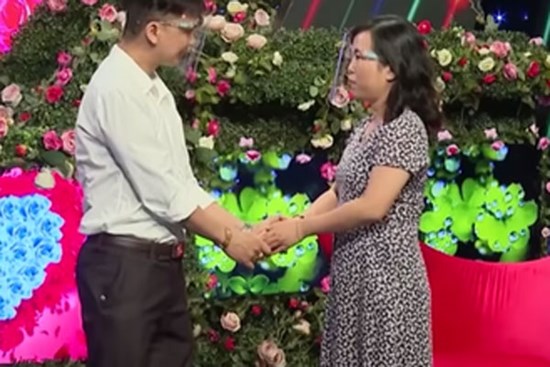 40 tuổi mà không biết nấu ăn, người phụ nữ bị nam chính từ chối hẹn hò: Đến sao nam hạng A còn phải vào bếp thì các anh đòi hỏi gì vậy?