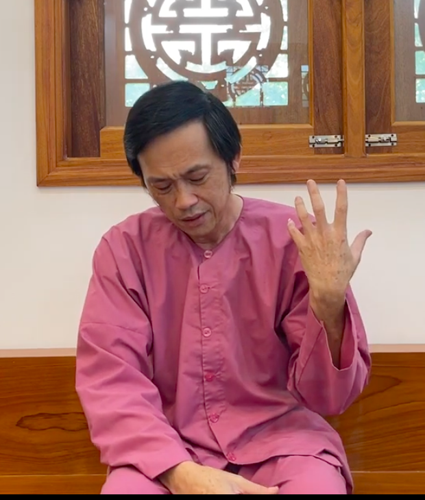 Lan truyền clip NS Hoài Linh ăn vận giản dị, đang làm vườn ở quê sau thời gian ở ẩn nhưng sự thật là gì?-1