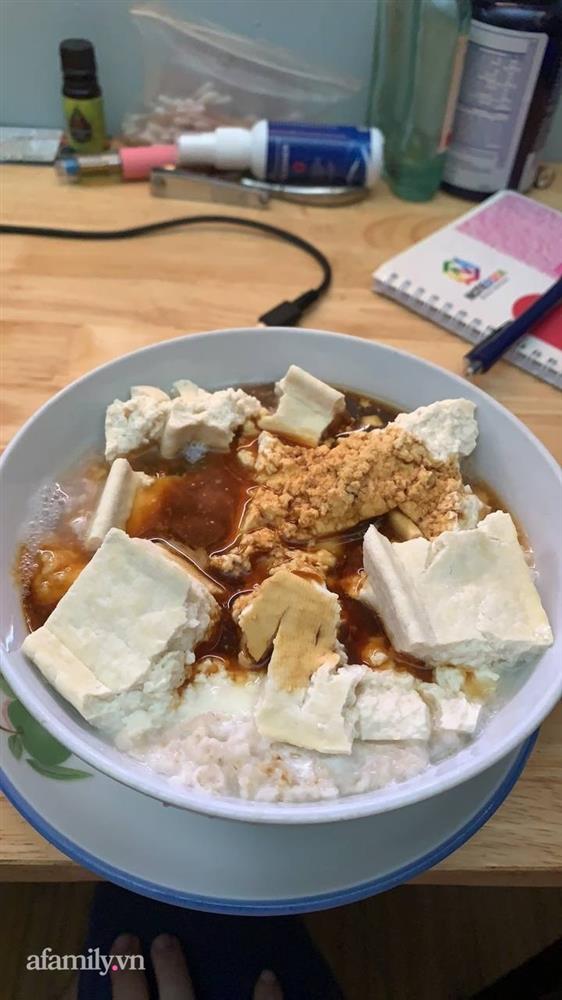 Chuyện những gia đình không biết nấu ăn mùa dịch - vào bếp như một trận chiến, dù thắng hay bại thì đau nhất vẫn là lúc tự ăn thứ mình tạo ra-1