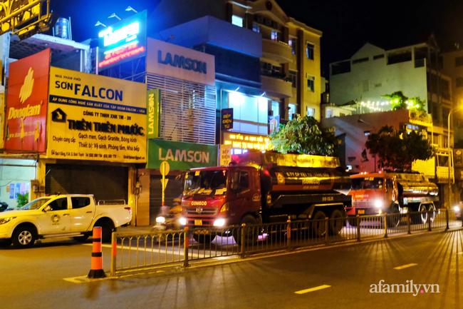 Những ngã tư vắng đến hiu hắt trong ngày đầu Sài Gòn không ra đường sau 18h-6
