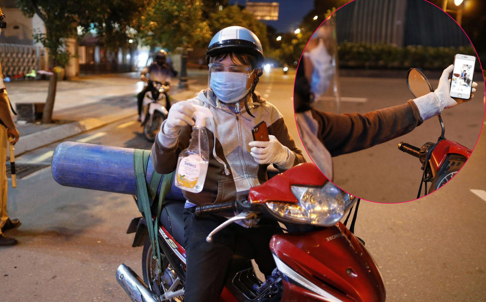 Ông bố chở bình oxy ở Sài Gòn: Giờ không có oxy là chết, nên tôi phải đi đổi bình để cứu con-1