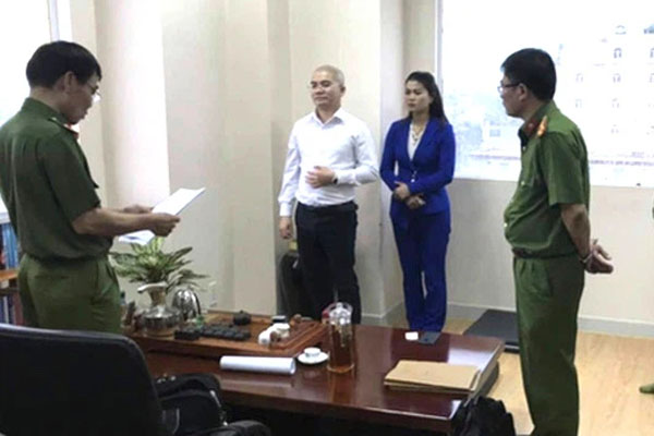 Đại gia, trùm buôn lậu và nguyên cán bộ công an bị bắt vì rửa tiền-5