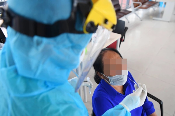 Trưa 27/7, Hà Nội ghi nhận 36 ca dương tính SARS-CoV-2, trong đó 26 người được phát hiện ở cộng đồng-1