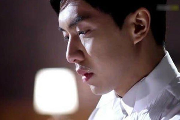 Con riêng của bố bất ngờ xuất hiện, thế nhưng hành động sau đó của mẹ mới là điều khiến cả gia đình choáng váng-1