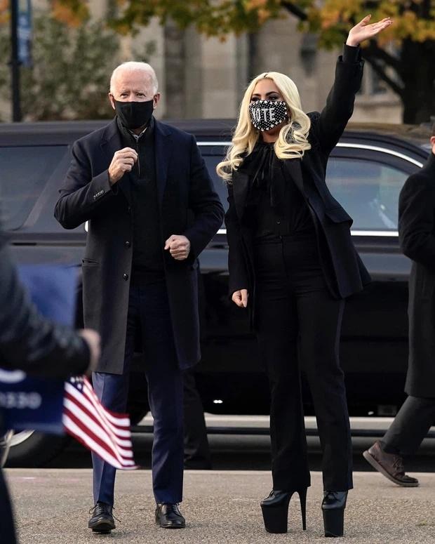 Tiền đình những lần đi giày cà kheo 40cm như diễn xiếc của Lady Gaga-5