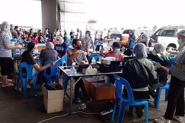 Xưởng chế biến thịt gà lớn nhất Châu Á trở thành ổ dịch Covid-19 khổng lồ: Gần 3500 công nhân bị nhiễm-4