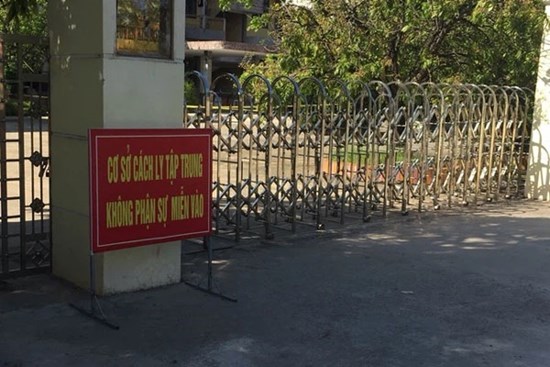 Ninh Bình: Mẹ dương tính với SARS-CoV-2, bà ngoại đi cách ly cùng bé 3 tháng tuổi để chăm sóc cháu