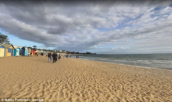 Vừa bước xuống biển, cậu bé phát hiện chân chảy máu ròng ròng, bác sĩ đang bối rối thì người cha đã tìm ra sự thật kinh hãi-6